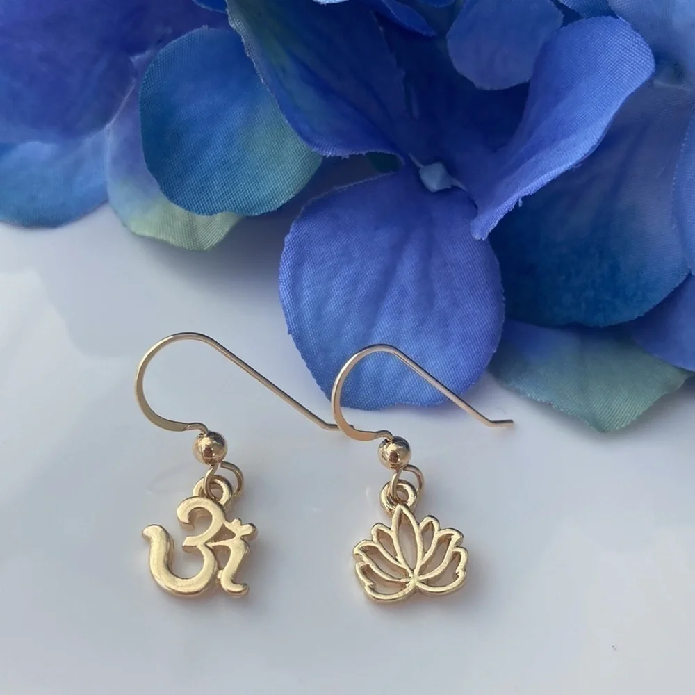 𝅺OM and Lotus Flower Mismatched Gold Earrings